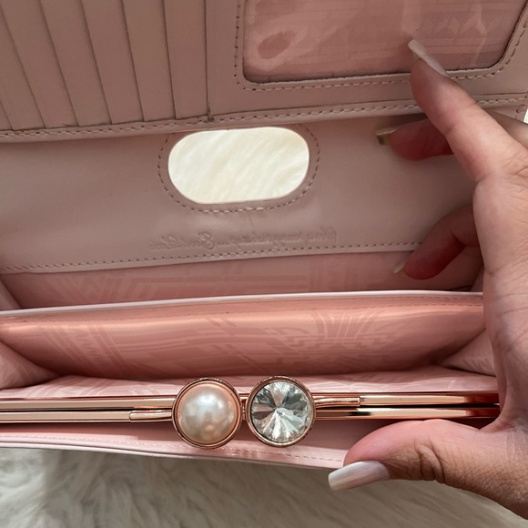 ❌SOLD❌Ted Baker London Wallet - Picture 4 of 4